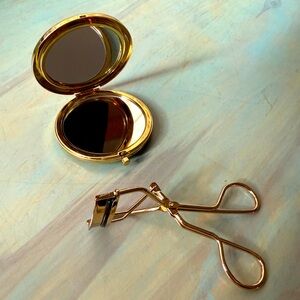 GOLD CHROME COMPACT MIRROR AND EYELASH CURLER SET